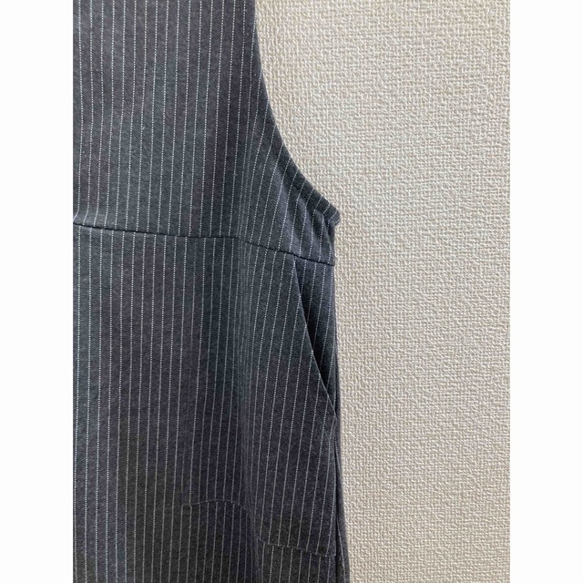 しまむら(シマムラ)のジャンパースカート 濃グレー ストライプ レディースのワンピース(ロングワンピース/マキシワンピース)の商品写真