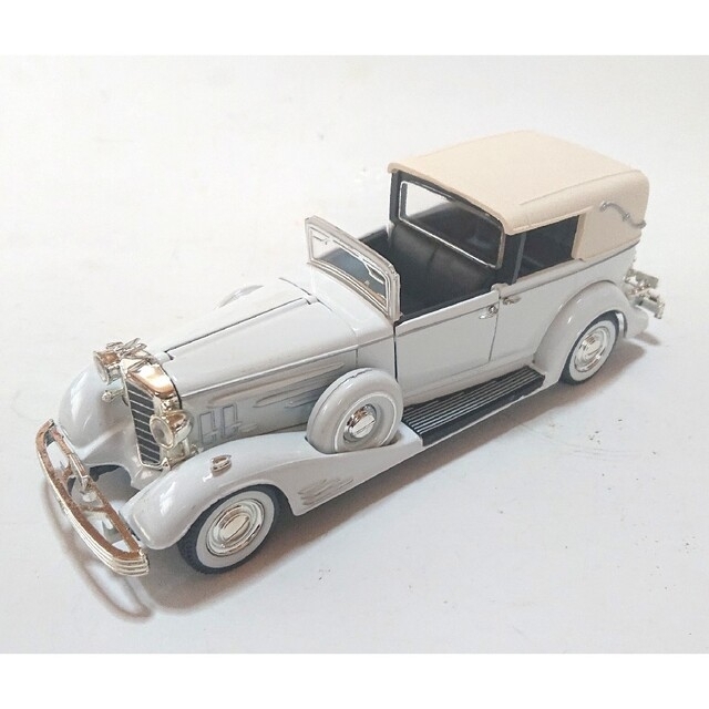 キャデラック タウンカー (1933)ホワイトカラー ミニカーミニカー