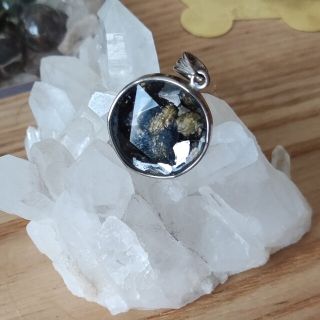 セリコ隕石ペンダントトップ☆約2cm 六芒星カット　しのぶ先生(その他)