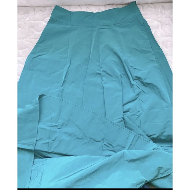 Plage(プラージュ)のナイロンフレアスカート レディースのスカート(ひざ丈スカート)の商品写真