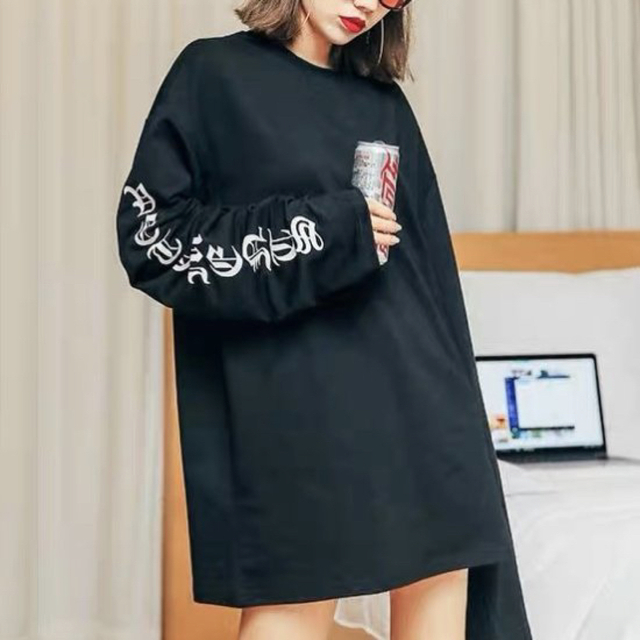 韓国 ストリート 袖ロゴ ロングスリーブ ロンT 長袖 男女兼用 ブラック レディースのトップス(Tシャツ(長袖/七分))の商品写真