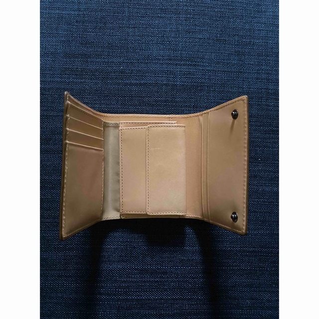MUJI (無印良品)(ムジルシリョウヒン)の無印良品 イタリア産ヌメ革　三つ折り財布 生成 メンズのファッション小物(折り財布)の商品写真