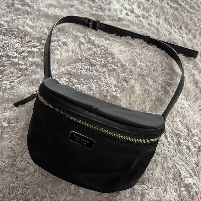 美品　kate spade ウエスト　バック　ボディ　レザー　j183