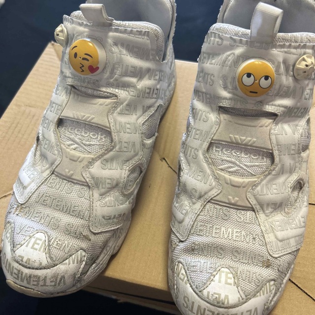 Reebok(リーボック)のVetements ポンプフューリー emoji 27.0cm メンズの靴/シューズ(スニーカー)の商品写真