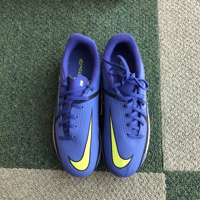 NIKE(ナイキ)の【超お得!】最終価格!NIKEジュニア用サッカースパイク スポーツ/アウトドアのサッカー/フットサル(シューズ)の商品写真