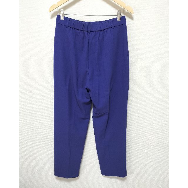 GU(ジーユー)の新品 GU ジーユー 起毛タックテーパードパンツ ブルー XL 男女着用OK レディースのパンツ(カジュアルパンツ)の商品写真