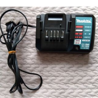 マキタ(Makita)のマキタ　バッテリー充電器　14.4v-18v用(バッテリー/充電器)