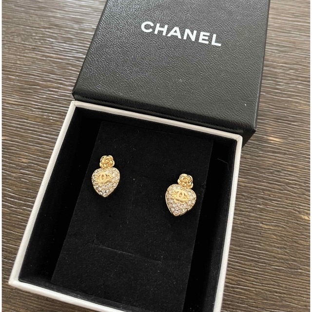 CHANEL(シャネル)のお値下げ中【CHANEL】シャネル　ピアス レディースのアクセサリー(ピアス)の商品写真