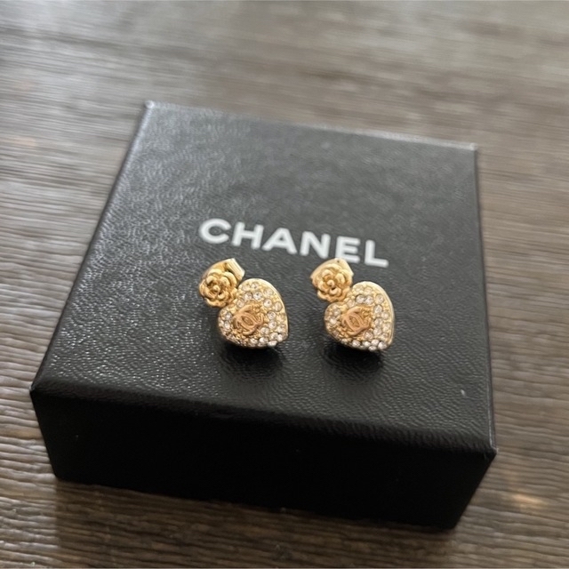 CHANEL(シャネル)のお値下げ中【CHANEL】シャネル　ピアス レディースのアクセサリー(ピアス)の商品写真