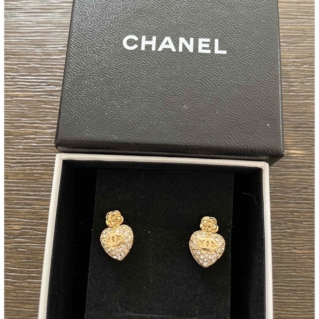 CHANEL(シャネル)のお値下げ中【CHANEL】シャネル　ピアス レディースのアクセサリー(ピアス)の商品写真