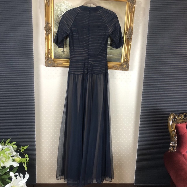 新品タグ付け☆ TADASHI SHOJI 紺色　サイズ4 (T34)