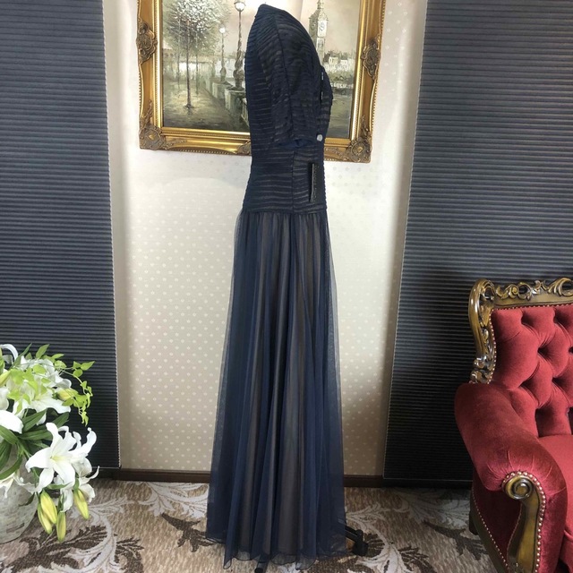 新品タグ付け☆ TADASHI SHOJI 紺色　サイズ4 (T34)