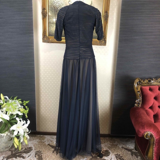 新品タグ付け☆ TADASHI SHOJI 紺色　サイズ4 (T34)