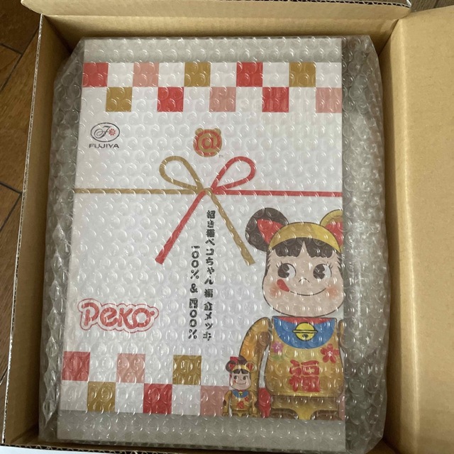 BE@RBRICK(ベアブリック)の新品BE@RBRICK 招き猫 ペコちゃん 福 金メッキ 100% & 400% エンタメ/ホビーのおもちゃ/ぬいぐるみ(キャラクターグッズ)の商品写真