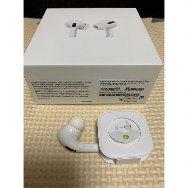 Apple(アップル)のAirPods Pro 右耳のみ スマホ/家電/カメラのオーディオ機器(ヘッドフォン/イヤフォン)の商品写真