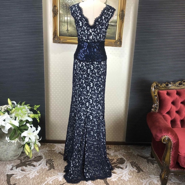 新品タグ付け☆ TADASHI SHOJI 紺色　サイズ4 (T34)