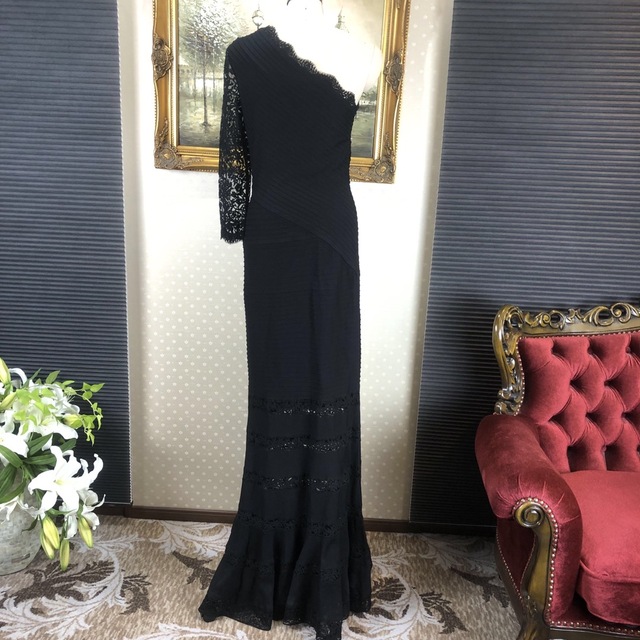 新品タグ付け☆ TADASHI SHOJI サイズS 【T84