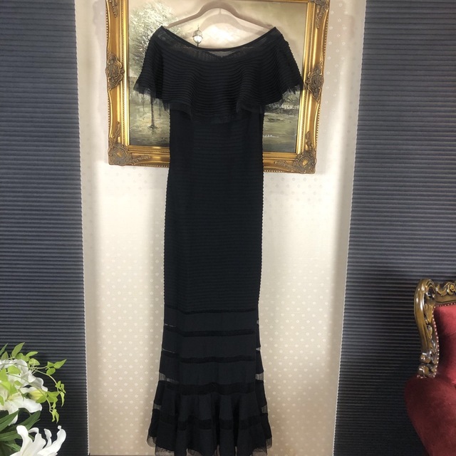 TADASHI SHOJI(タダシショウジ)の新品☆ TADASHI SHOJI  ブラック　サイズM (T27) レディースのフォーマル/ドレス(ロングドレス)の商品写真