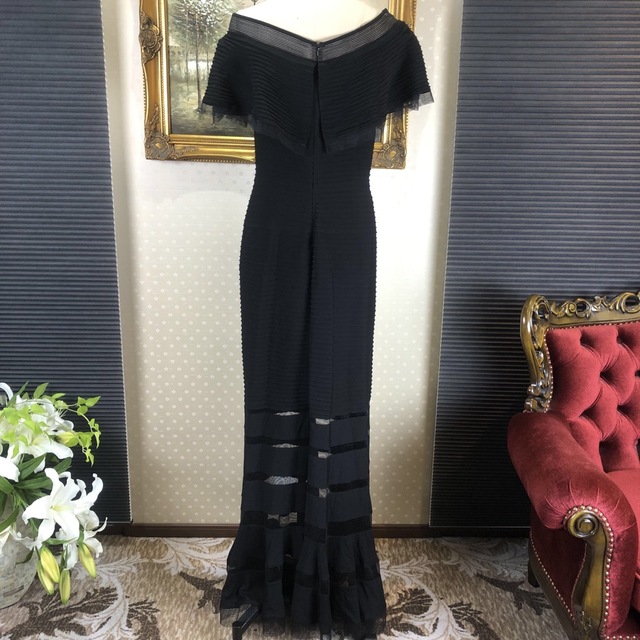 TADASHI SHOJI(タダシショウジ)の新品☆ TADASHI SHOJI  ブラック　サイズM (T27) レディースのフォーマル/ドレス(ロングドレス)の商品写真