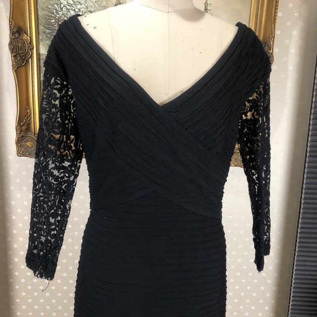 新品☆ TADASHI SHOJI サイズS  ブラック　【TADA 112】