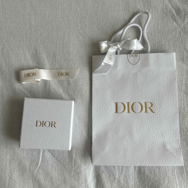 DIOR イヤリング（ラッピング付き）