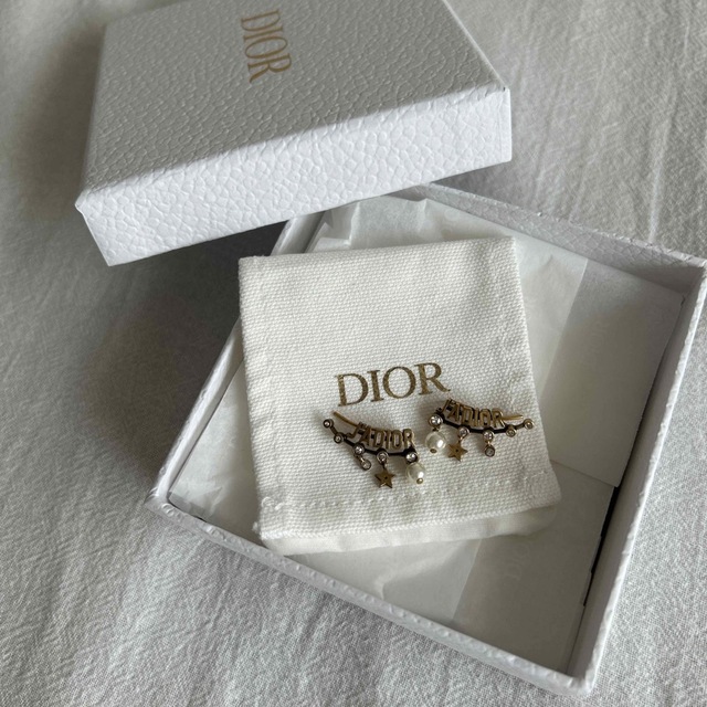 DIOR イヤリング（ラッピング付き）レディース