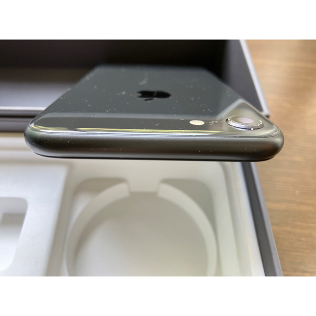 Apple(アップル)のジャンク品　iPhone 8  b simフリー スペースグレイ スマホ/家電/カメラのスマートフォン/携帯電話(スマートフォン本体)の商品写真