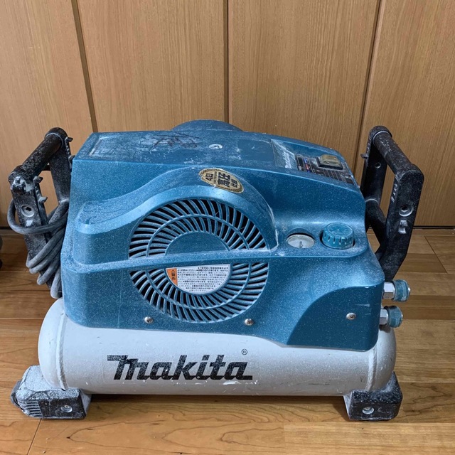 マキタ高圧/常圧エアーコンプレッサーAC430XH 16L-