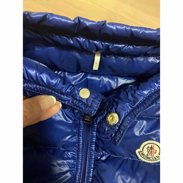 MONCLER(モンクレール)の18日限定値下 美品 モンクレール ダウンベスト 12A レディースのジャケット/アウター(ダウンベスト)の商品写真