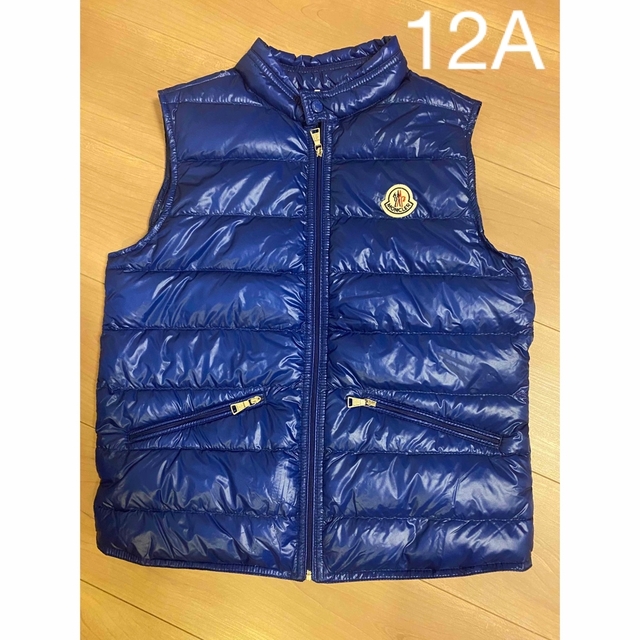 MONCLER(モンクレール)の18日限定値下 美品 モンクレール ダウンベスト 12A レディースのジャケット/アウター(ダウンベスト)の商品写真