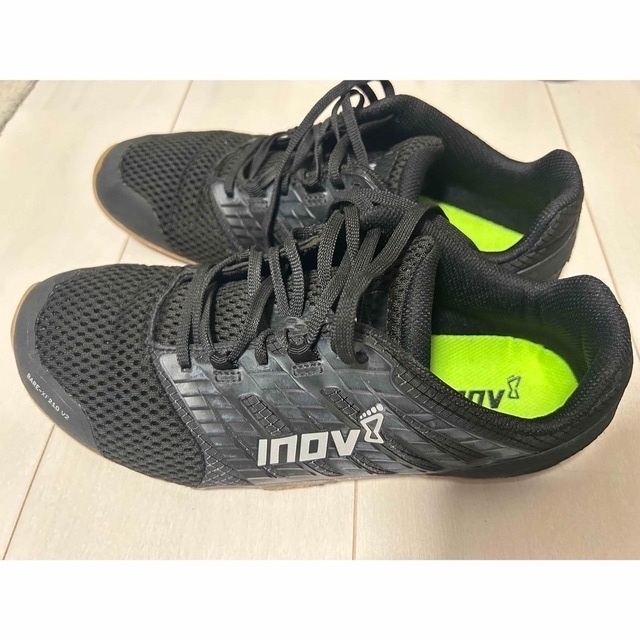 INOV-8(イノヴェイト)のINOV8(イノヴェイト)トレーニングシューズ 27.5cm【レッチェ様専用】 スポーツ/アウトドアのトレーニング/エクササイズ(トレーニング用品)の商品写真