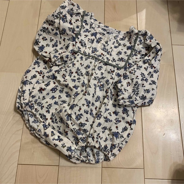 しまむら - 新品 しまむら juo 花柄ロンパース 小花 ナチュラルの通販