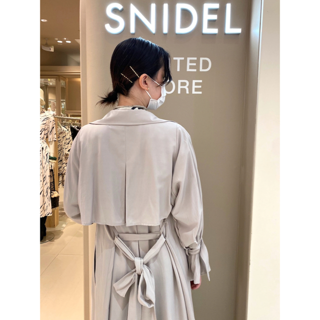 SNIDEL(スナイデル)の【極美品】snidel sustainaグロストレンチコート レディースのジャケット/アウター(トレンチコート)の商品写真