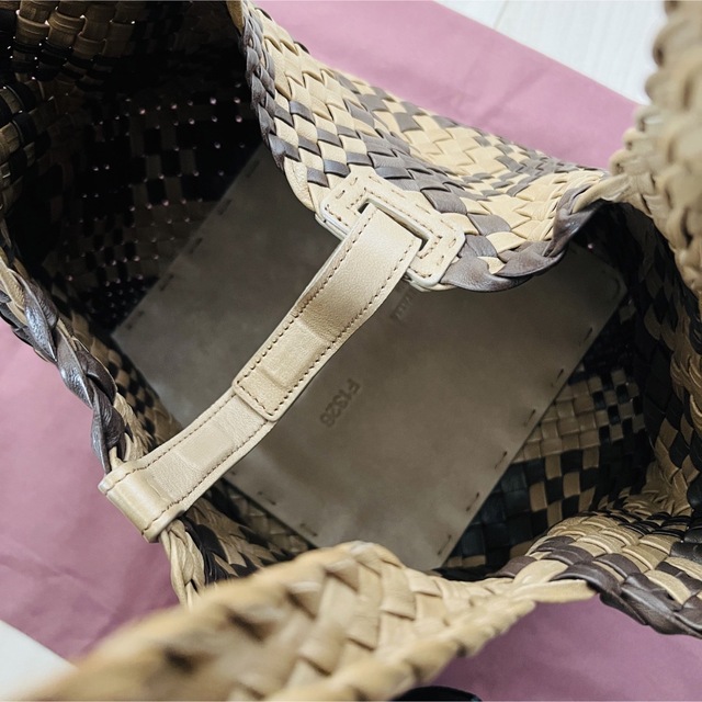 FALORNI(ファロルニ)のFALORNI ファロルニ　メッシュ　編み込み　レザーバッグ　キャメル　ブラウン レディースのバッグ(トートバッグ)の商品写真