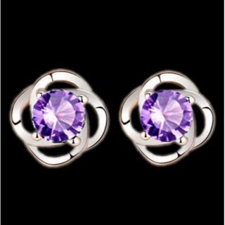 四つ葉のクローバー ピアス　パープル(ピアス)