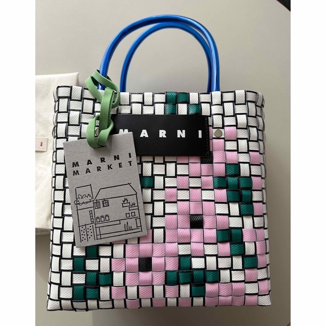 Marni(マルニ)のマルニマーケット　フラワーバッグ レディースのバッグ(かごバッグ/ストローバッグ)の商品写真