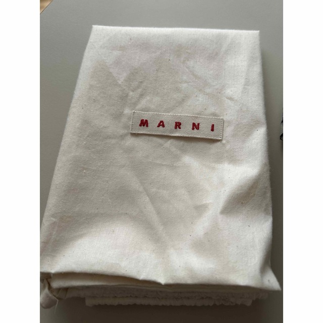 Marni(マルニ)のマルニマーケット　フラワーバッグ レディースのバッグ(かごバッグ/ストローバッグ)の商品写真