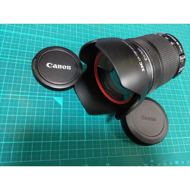 美品！Canon EFS18-135mmズームレンズフード フィルター付き！