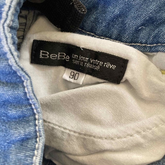 BeBe(ベベ)のBeBe デニムショートパンツ　90 キッズ/ベビー/マタニティのキッズ服女の子用(90cm~)(パンツ/スパッツ)の商品写真