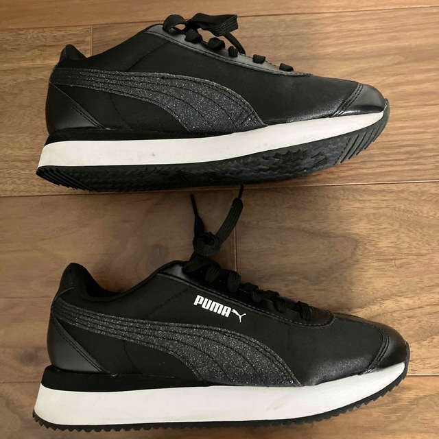 PUMA(プーマ)のPUMA スニーカー  SOFTFOAM 防水スプレー済 23.5  数回使用  レディースの靴/シューズ(スニーカー)の商品写真