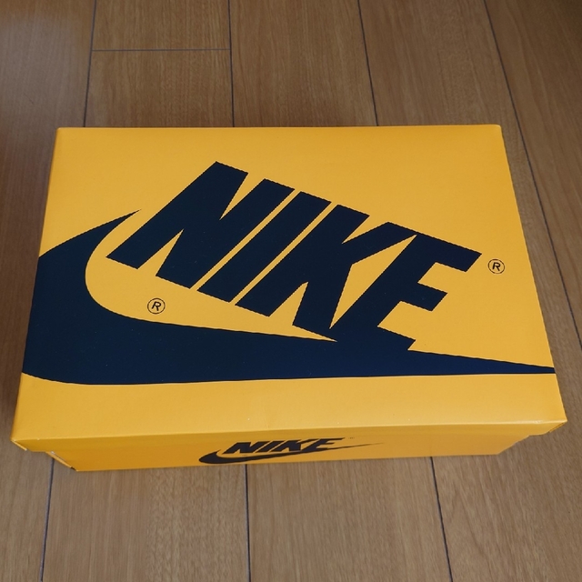 NIKE(ナイキ)のNIKE　AIRJORDAN1 High OG  TAXi メンズの靴/シューズ(スニーカー)の商品写真