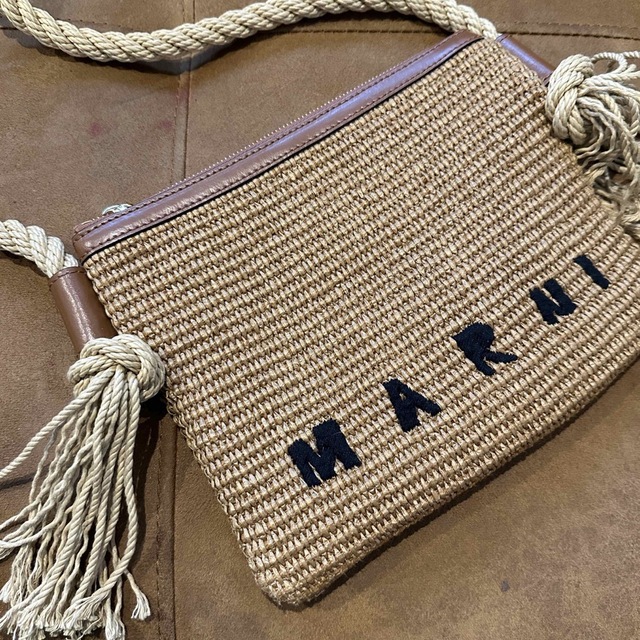 美品MARNI ロープハンドル付きMARCELサマーバッグ