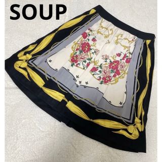 スープ(SOUP)のスープ　スカート　スカーフ柄　花柄　リボン柄(ひざ丈スカート)