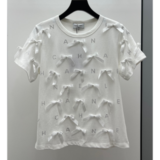 シャネル 白Tシャツ Tシャツ(レディース/半袖)の通販 6点 | CHANELの ...