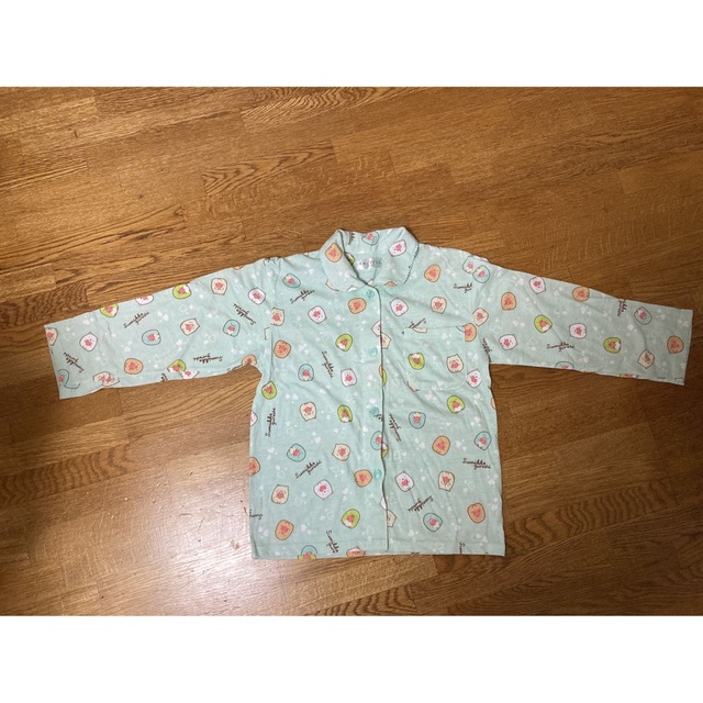 すみっこぐらしのパジャマ【グリーン140cm】 キッズ/ベビー/マタニティのキッズ服女の子用(90cm~)(パジャマ)の商品写真