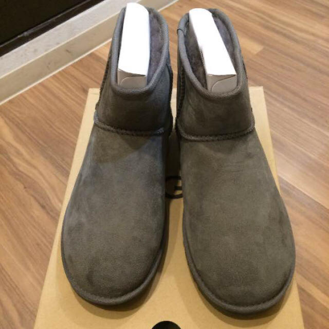 UGG(アグ)の新品 UGG アグ ミニ mini 5854 ムートン ブーツ レディースの靴/シューズ(ブーツ)の商品写真