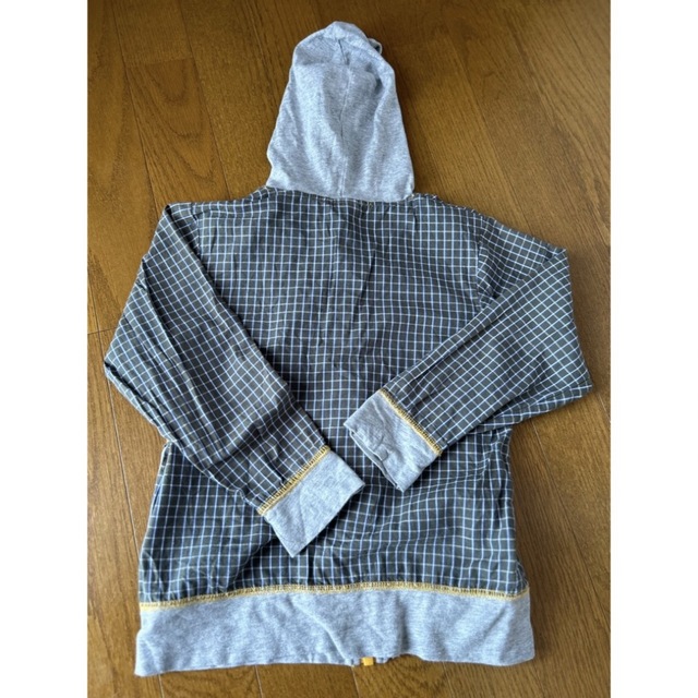 薄手チェックパーカー120㎝ キッズ/ベビー/マタニティのキッズ服男の子用(90cm~)(ジャケット/上着)の商品写真