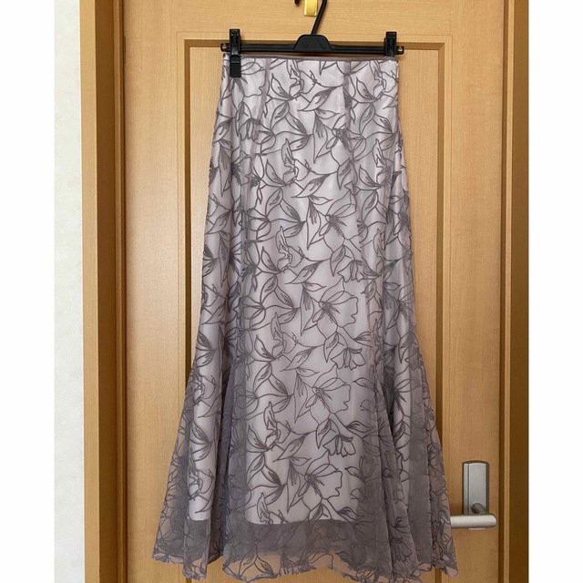 アプワイザーリッシェ  ラインフラワー刺繍スカート　美品　モカピンク　サイズ1