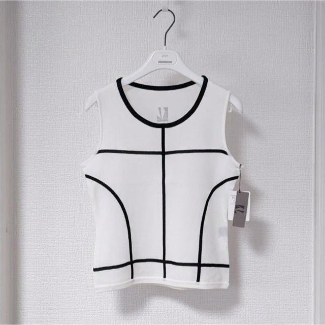 Karl Lagerfeld(カールラガーフェルド)のカールラガーフェルド💛新品💛アンサンブル（ホワイト）38 レディースのトップス(アンサンブル)の商品写真