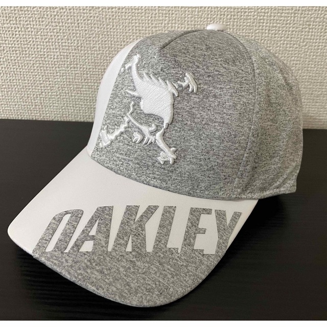 Oakley(オークリー)のオークリー　スカルハイブリットキャップ メンズの帽子(キャップ)の商品写真